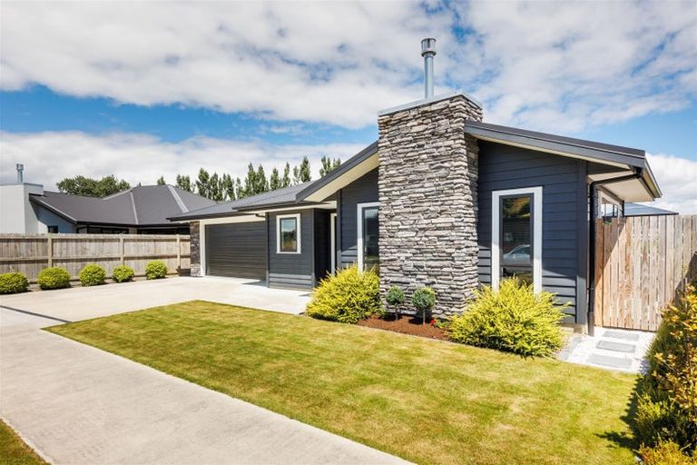 Photo of property in 36 Freedom Drive, Kelvin Grove, Palmerston North, 4414