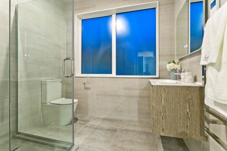 Photo of property in 6c Seaview Road, Milford, Auckland, 0620