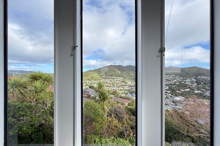 Photo of property in 5a Becker Way, Karori, Wellington, 6012