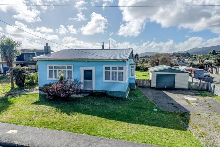 Photo of property in 28 Mills Street, Runanga, 7803