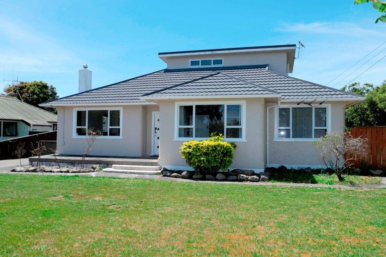 Photo of property in 166 Queen Street West, Levin, 5510