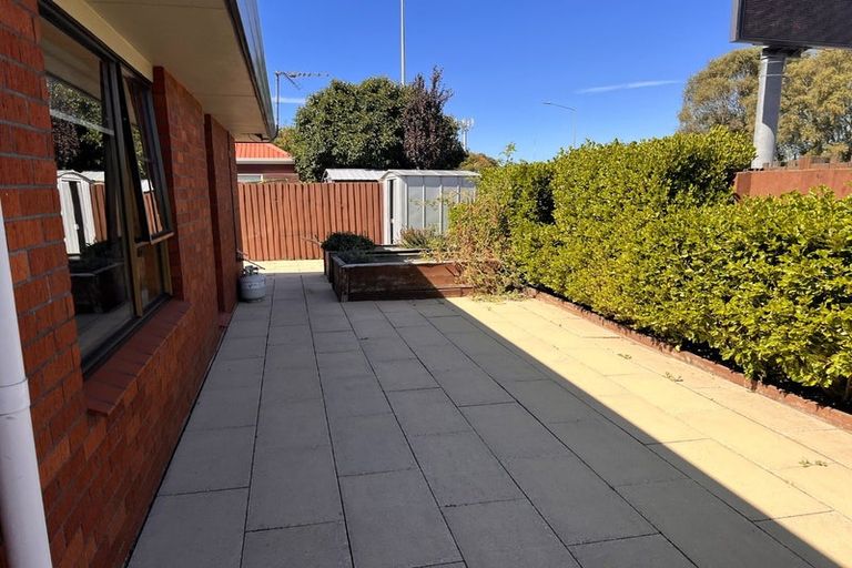 Photo of property in 15 Sheraton Place, Redwood, Christchurch, 8051