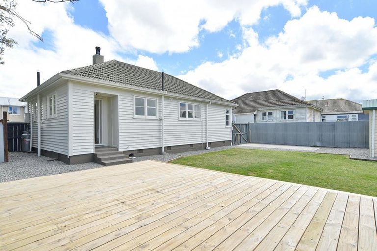 Photo of property in 4 Lindon Street, Rangiora, 7400