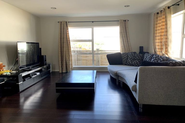 Photo of property in 386a East Coast Road, Sunnynook, Auckland, 0630