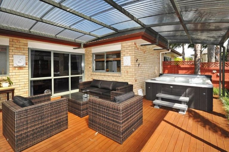 Photo of property in 43 Blackwood Drive, Wattle Downs, Auckland, 2103