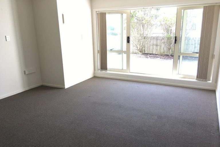 Photo of property in 76 Hugh Green Drive, Pinehill, Auckland, 0632