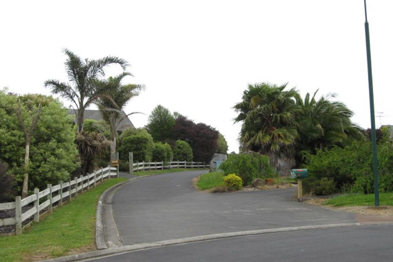 Photo of property in 22 Amber Place, Waimauku, 0812