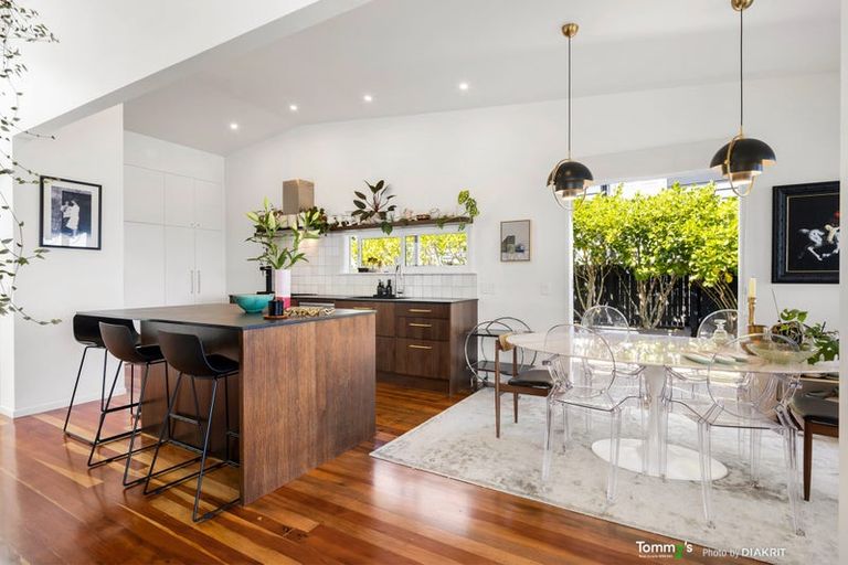 Photo of property in 42 Lohia Street, Khandallah, Wellington, 6035