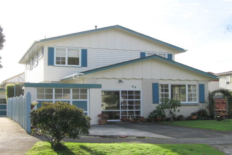 Photo of property in 2/23 Saint Columbans Grove, Boulcott, Lower Hutt, 5010