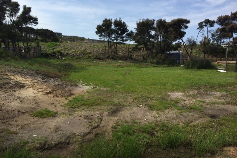 Photo of property in 13 Seabreeze Road, Mangawhai Heads, Mangawhai, 0505