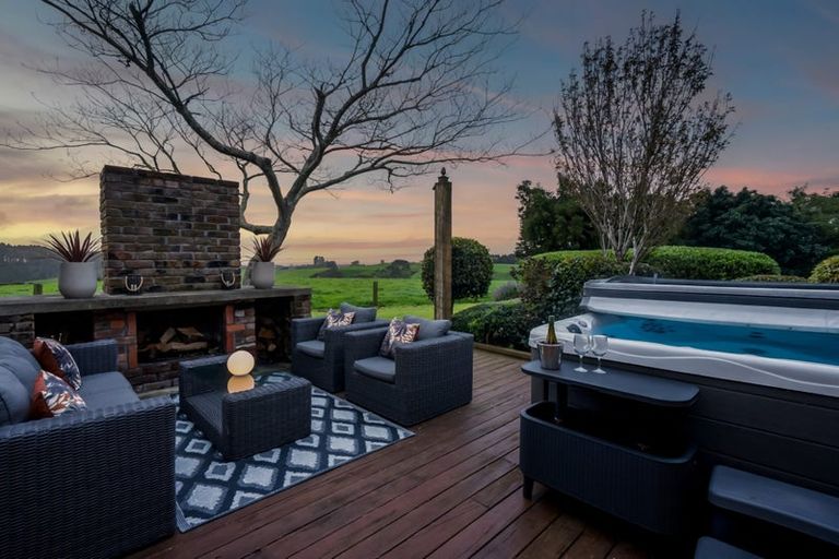 Photo of property in 104 Pitt Road, Hillsborough, New Plymouth, 4372