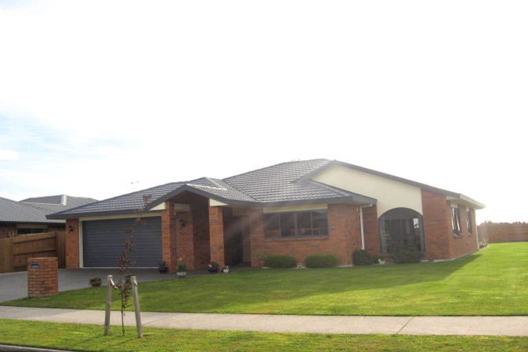 Photo of property in 5 Edenpark Drive, Rototuna North, Hamilton, 3210