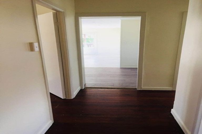Photo of property in 27 Rimu Street, New Lynn, Auckland, 0600