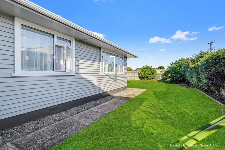 Photo of property in 24 Lee Street, Castlecliff, Whanganui, 4501
