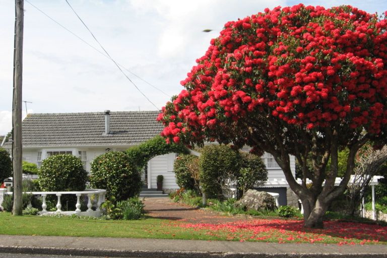 Photo of property in 82a Grand Vue Road, Kawaha Point, Rotorua, 3010