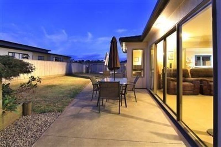 Photo of property in 24 Dusky Crescent, Aotea, Porirua, 5024