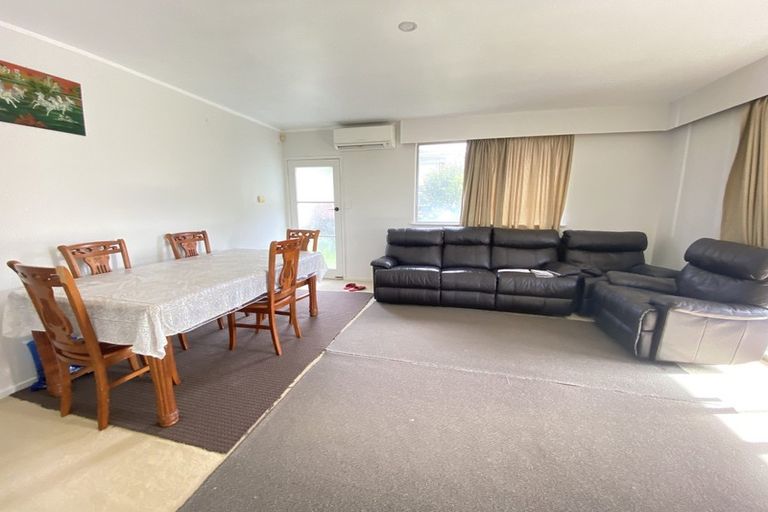 Photo of property in 2/14 Downing Street, Glenfield, Auckland, 0629