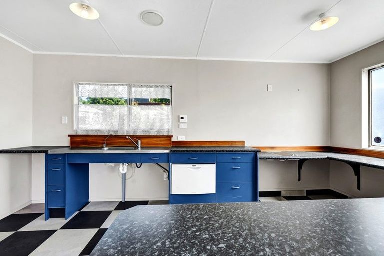 Photo of property in 19 Camellia Avenue, Bell Block, New Plymouth, 4312