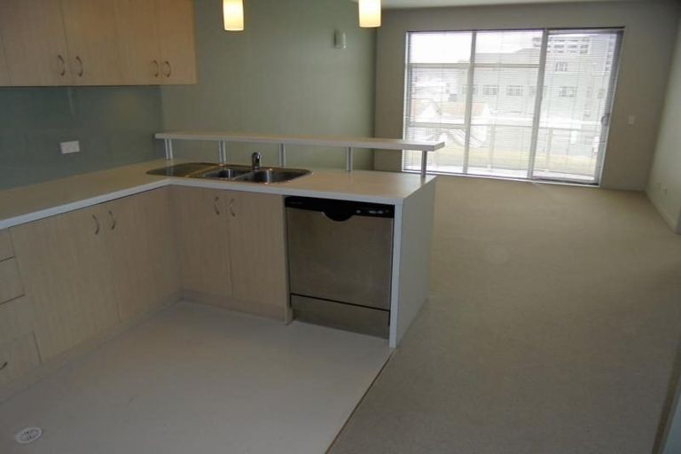 Photo of property in City Lodge, 502/115 Vivian Street, Te Aro, Wellington, 6011