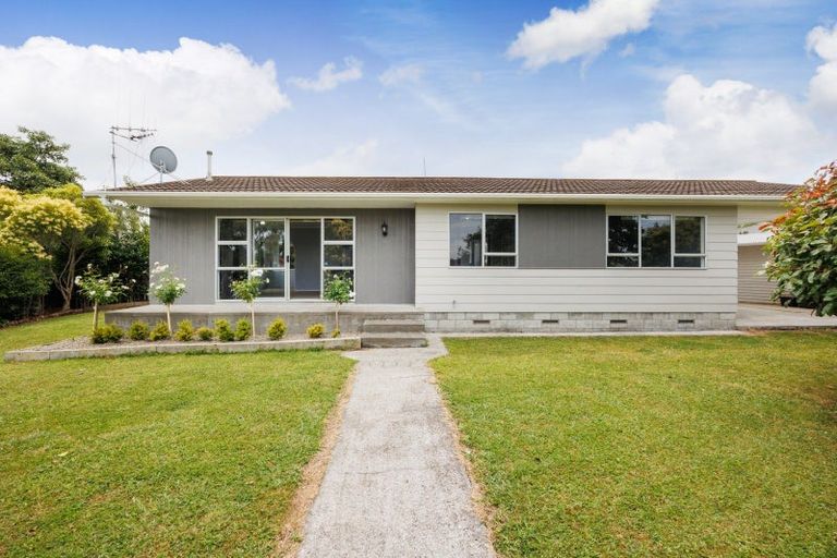 Photo of property in 33 Rhodes Drive, Kelvin Grove, Palmerston North, 4414