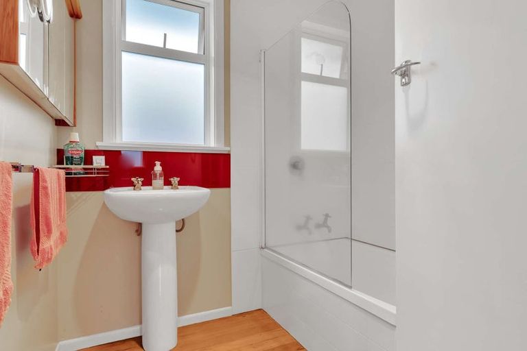 Photo of property in 28 Shirley Street, Mangakakahi, Rotorua, 3015