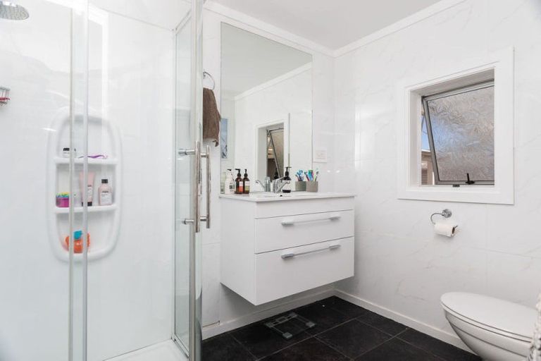 Photo of property in 64 Allardice Street, Dannevirke, 4930