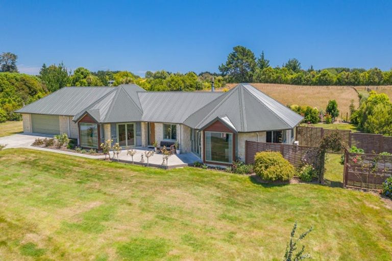 Photo of property in 28 Waipuna Grove, Levin, 5571