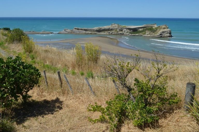 Photo of property in 28 Balfour Crescent, Castlepoint, Tinui, 5889