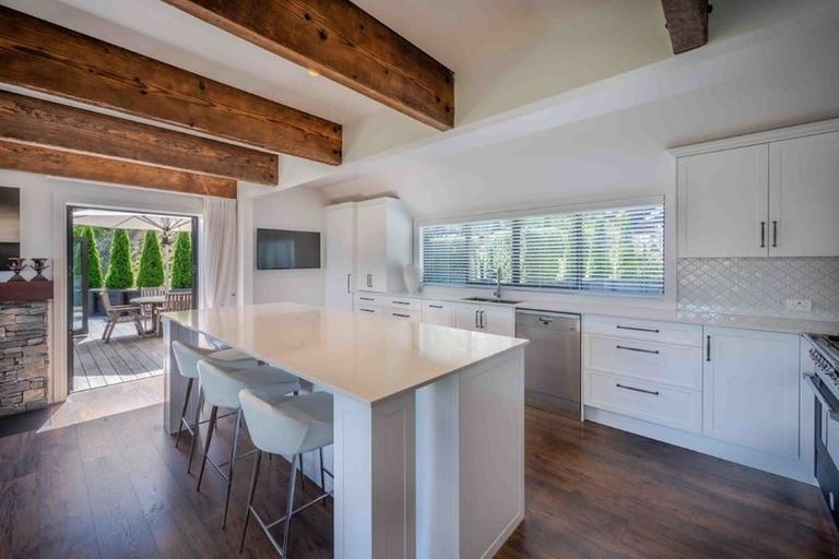 Photo of property in 6890 Christchurch Akaroa Road, Takamatua, 7581