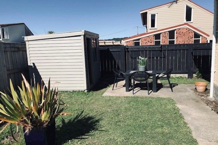 Photo of property in 1/41 Parkvale Road, Karori, Wellington, 6012