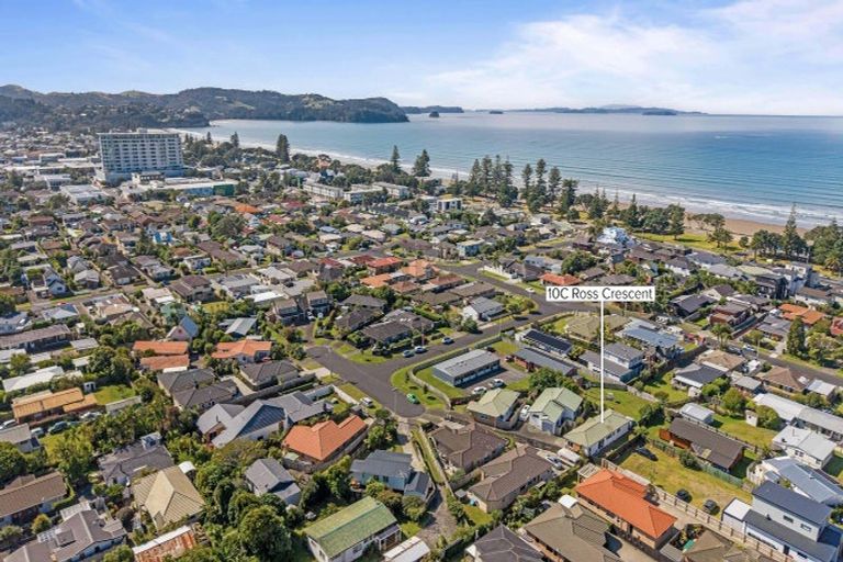 Photo of property in 2/10 Ross Crescent, Orewa, 0931