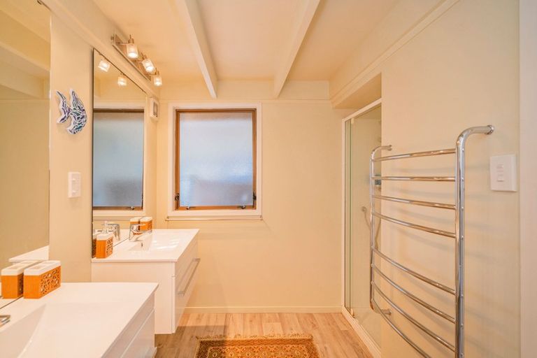 Photo of property in 203 Cook Drive, Whitianga, 3510