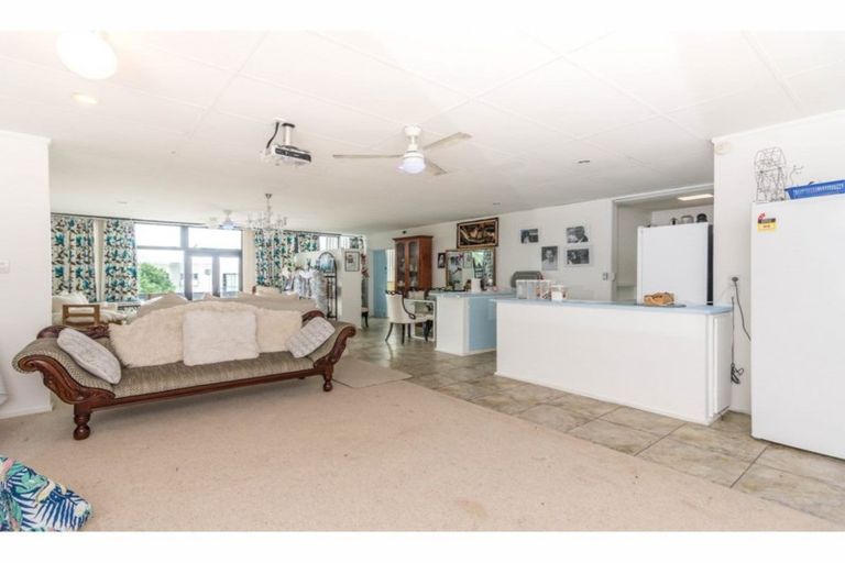 Photo of property in 10/80 Bruce Mclaren Road, Henderson, Auckland, 0612
