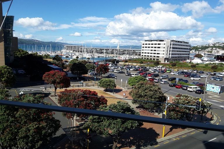 Photo of property in Piermont Apartments, 4e/82 Cable Street, Te Aro, Wellington, 6011