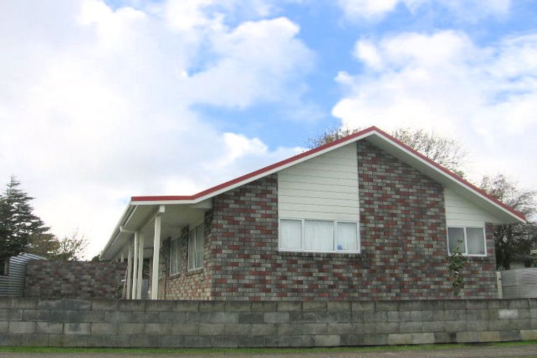 Photo of property in 29 Chatsworth Place, Highbury, Palmerston North, 4412