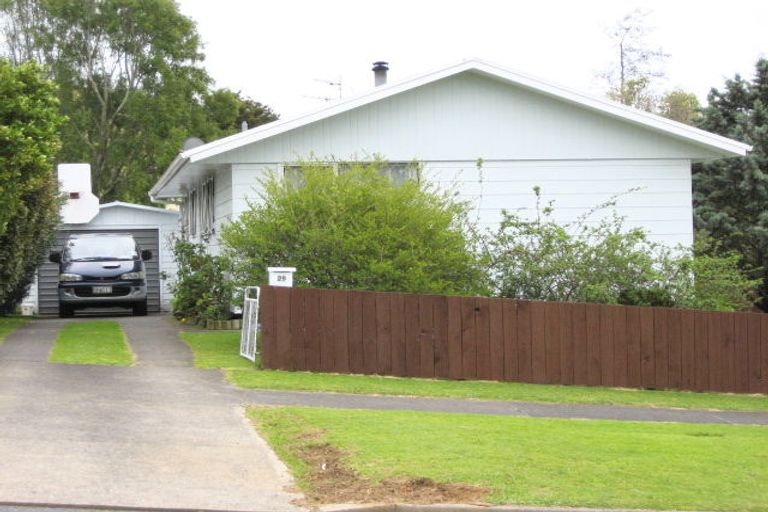 Photo of property in 29 Riversdale Drive, Merrilands, New Plymouth, 4312