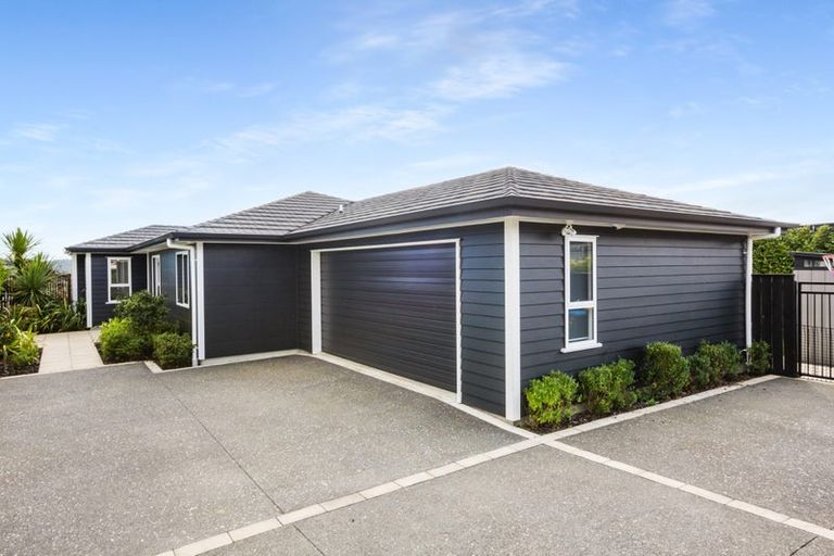 Photo of property in 156 Navigation Drive, Whitby, Porirua, 5024