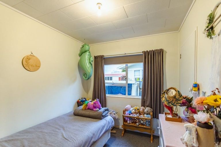 Photo of property in 31 Skerrett Crescent, Tamatea, Napier, 4112