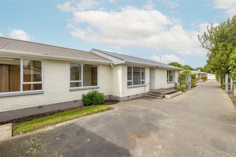 Photo of property in 5 Lochee Road, Upper Riccarton, Christchurch, 8041