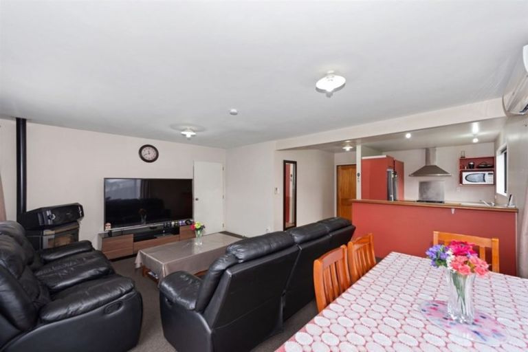 Photo of property in 279a Pages Road, Wainoni, Christchurch, 8061