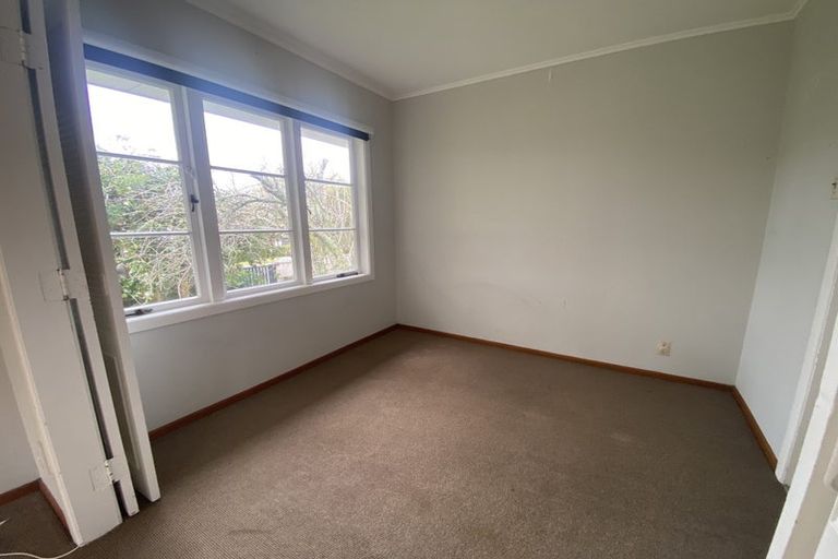 Photo of property in 32 Kervil Avenue, Te Atatu Peninsula, Auckland, 0610