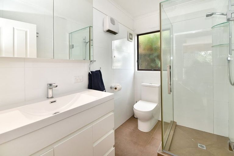 Photo of property in 65 De Luen Avenue, Tindalls Beach, Whangaparaoa, 0930