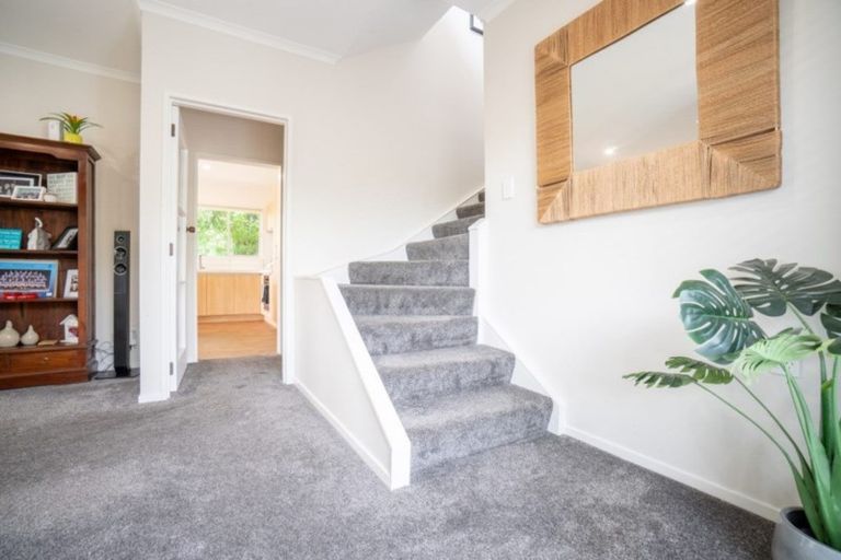 Photo of property in 28 Summerhill Drive, Fitzherbert, Palmerston North, 4410