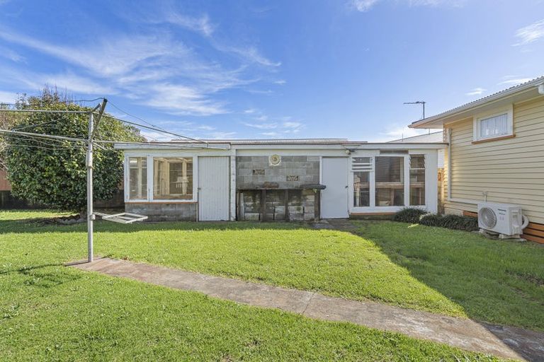 Photo of property in 19 Hume Street, Waitara, 4320