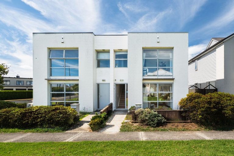 Photo of property in 47 Hollowout Street, Takanini, 2112