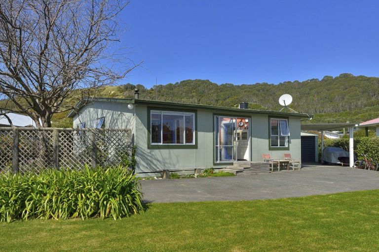 Photo of property in 53 Fortescue Street, Mahia, Nuhaka, 4198