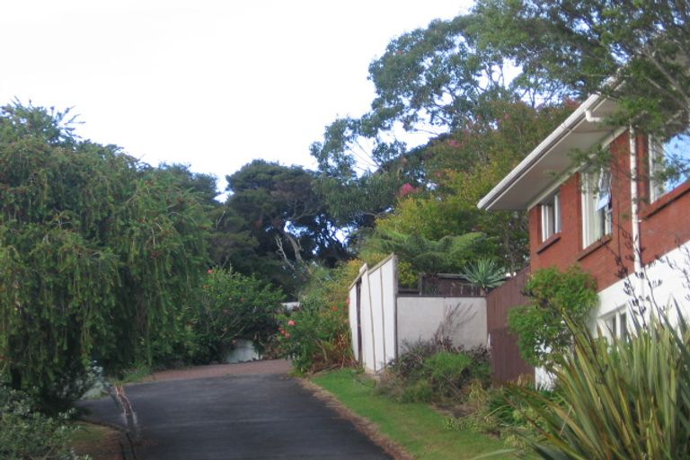 Photo of property in 24 Gretel Place, Hillcrest, Auckland, 0627