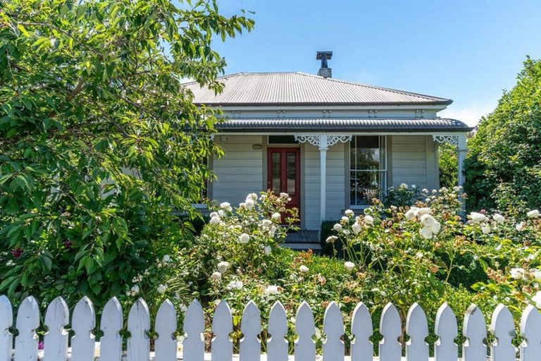 Photo of property in 218 High Street South, Carterton, 5713