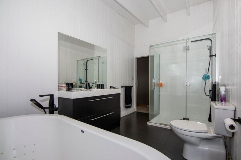 Photo of property in 133 Wharf Road, Port Albert, Wellsford, 0973