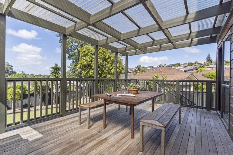 Photo of property in 6 Channing Crescent, Botany Downs, Auckland, 2010